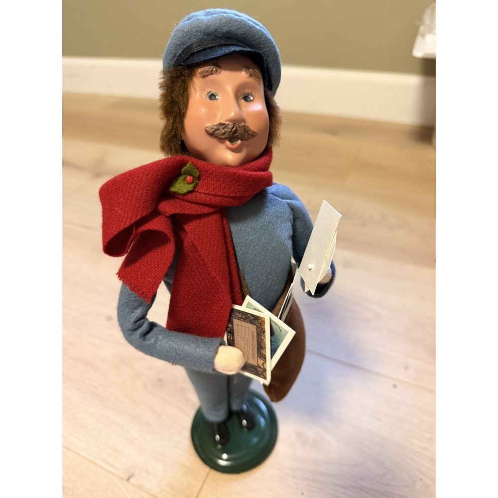 Byers Choice The Carolers The Postman 2010